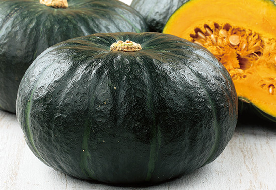 漆黒ボディーで色鮮やか