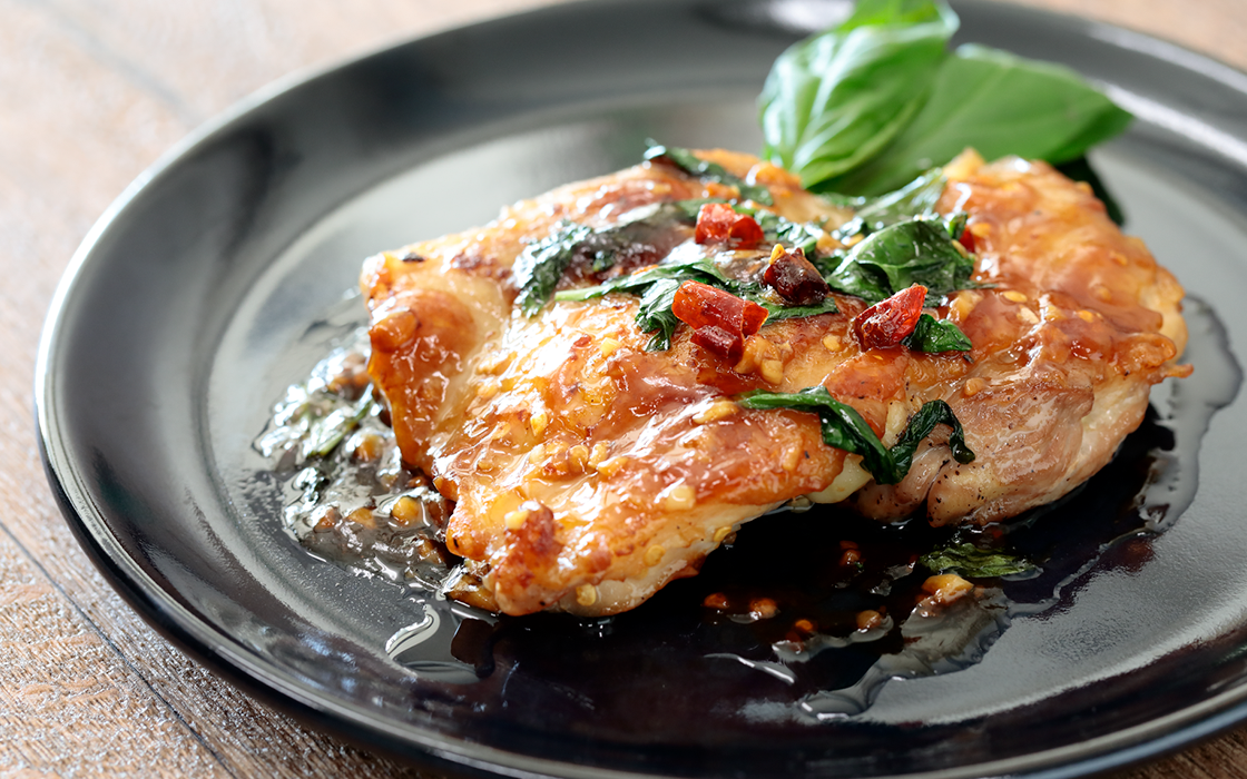 チキンのエスニック風バジルソテー